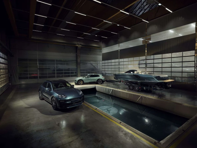 Frauscher x Porsche 790 Spectre and Porsche Cayenne