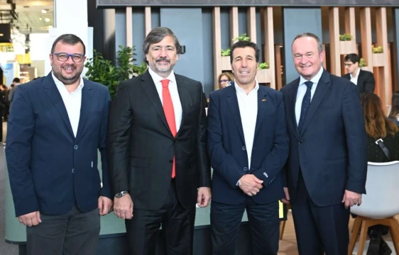 Ferran Muniesa (Technical Director of the Sofía), Gabriel Subías (CEO of W2M), Ramón Picó (President of the CNA) & Mark Nueschen (Managing Director Bed Bank of W2M)