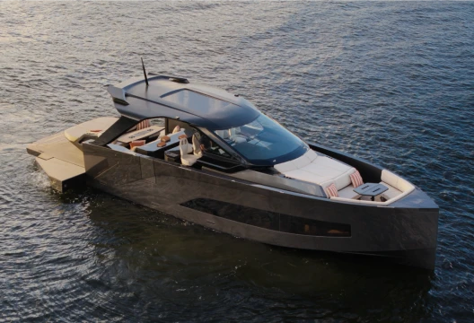 New era of yachting dawns with the world debut of the Manari 52