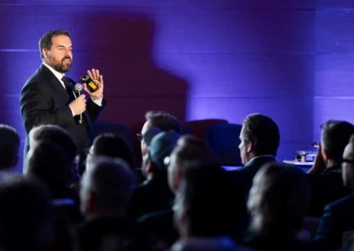 Sebastiano Fanizza während des Panels „Redefining Luxury, Episode 2“, organisiert von Smart Interiors Horizon auf der SEAQUIP Milano 2026