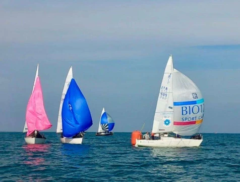 Il J24 Jorè dei fratelli Errani vince il Campionato Invernale XX Memorial Stefano Pirini