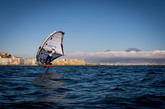 Maddalena Spanu, atleta del programma Young Azzurra dello YCCS, al Campionato Europeo Formula Wing in programma a Napoli dall'8 al 12 aprile. Crediti foto: YCCS/Mattia Coppolino