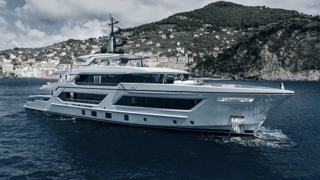Cantiere delle Marche: venduto off-market l’explorer yacht RJ, cresce il valore dell’usato