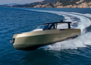 New Forte 47 Gran Turismo combines 47 knots with expandable deck living
