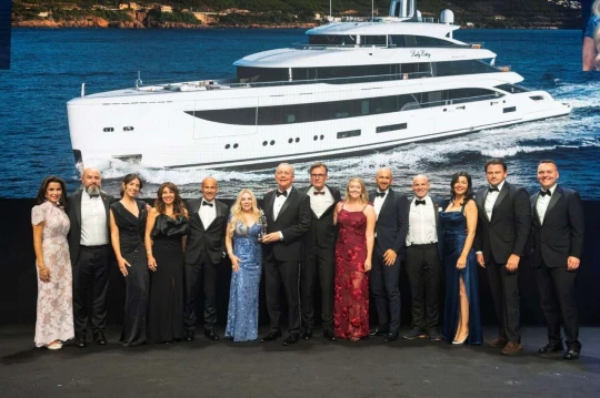Doppio riconoscimento per Benetti con “Lady Estey” premiata a Venezia e Singapore