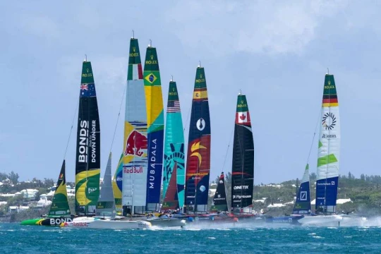 Delapierre stays defiant after injury blow rocks France in Bermuda