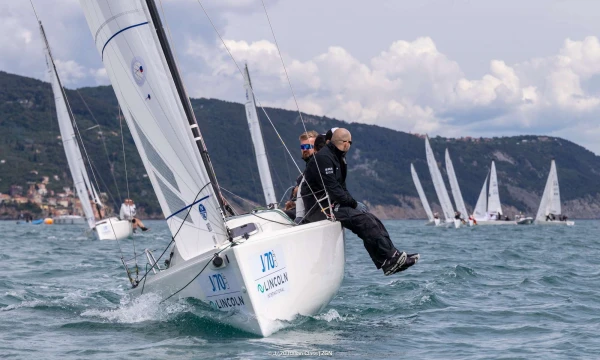 Tenzor Team vincitore della seconda frazione della J/70 Cup 2026 e della relativa Garmin Cup