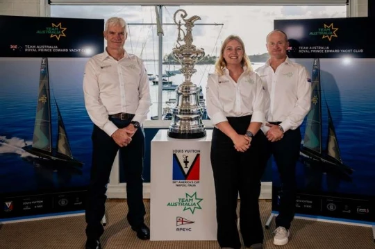 Da sinistra: Grant Simmer, Tash Briant e Glenn Ashby di Team Australia