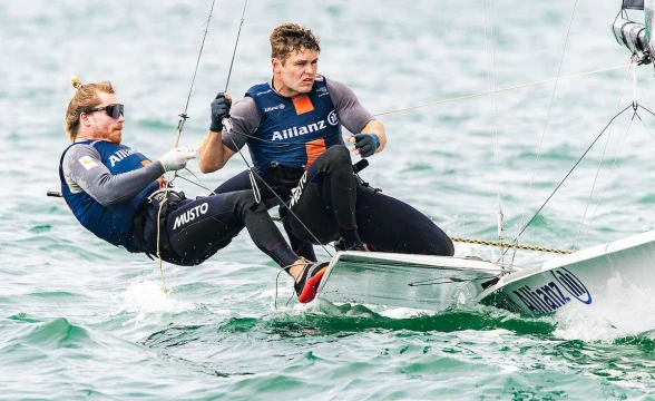 ‘Man Overboard!’ leaves Dutch hopes of 4th world title hanging by a thread