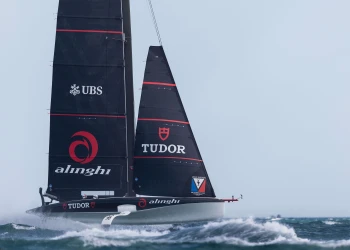 Tudor Team Alinghi mostra segnali positivi nella giornata d’esordio