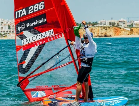 Federico Pilloni, an athlete from the YCCS Young Azzurra programme, secured third place overall at the iQFOiL European Championship alongside the title of European U23 Champion. Photo credits: iQFOiL Class/Sailing Energy