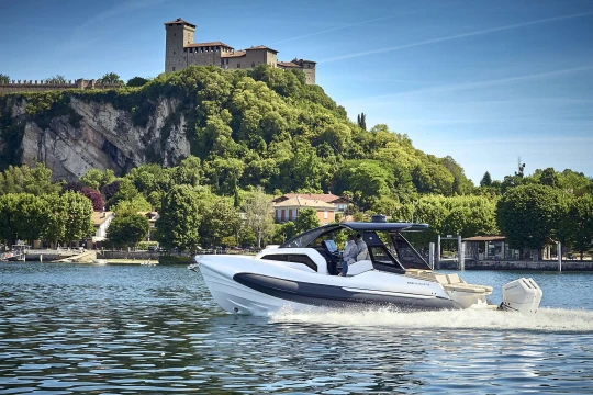 Zar Imagine 115, il maxi RIB che sfuma il confine tra gommone e barca