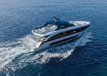 Floating Life Expands Its Select New Build Portfolio with a Maiora M|30 and a 42m superyacht