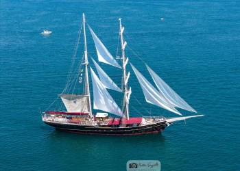 Work is Progress salpa con Nave Italia sulla tratta Molfetta - Gallipoli