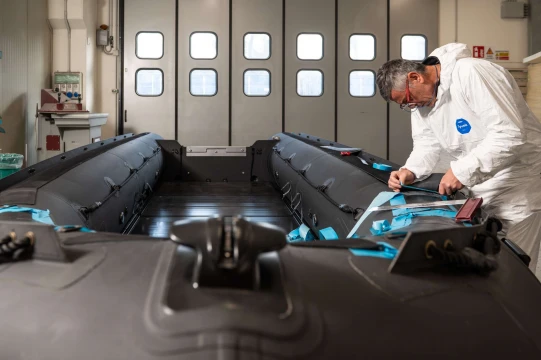 Novamarine lancia la linea Black Force per il professionale