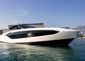 TISG delivers Hull 33 of the Tecnomar for Lamborghini 63