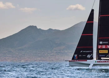 Luna Rossa’s first sail in Naples