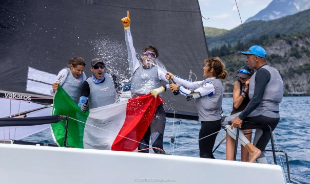 Strambapapà di Michele Paoletti e Giovanna Micol, primo overall e campioni italiani Melges 24