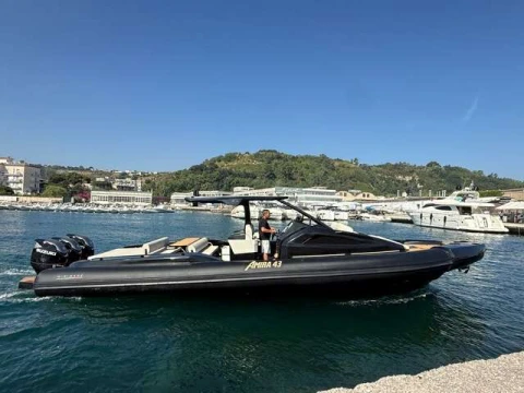 Mirimare presenta il nuovo 43 nel Golfo di Pozzuoli: il cantiere campano guarda al futuro