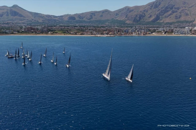Anemos II lancia la sfida ai Cinque Fari tra record e rispetto per il mare