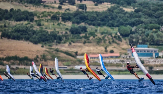 WingFoil Racing World Cup: Tomasi guida la classifica, domani il gran finale a Gizzeria
