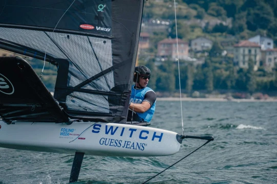 A Dongo sul Lago di Como la Switch Cup Guess Jeans