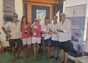 Il J24 Pelle Rossa si aggiudica il Trofeo Ajmone Cat ad Anzio