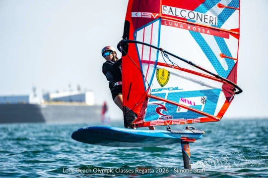 Long Beach Olympic Classes Regatta – Pianosi secondo nel Formula Kite, Maggetti terza nell’iQFOiL