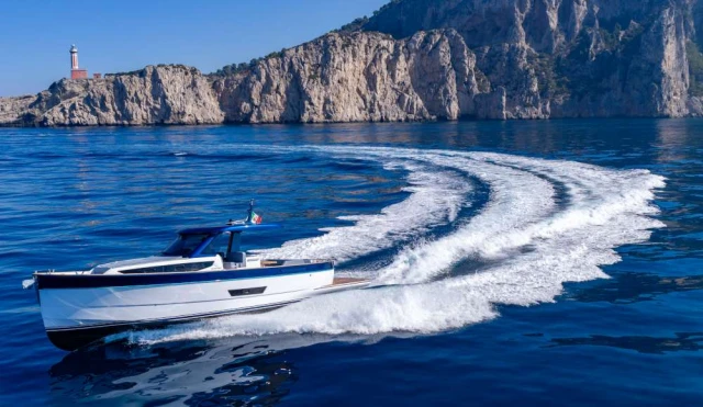 Il nuovo Gozzo 42 di Apreamare in anteprima al Cannes Yachting Festival 2026