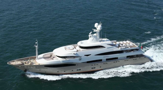 CRN Eleni: il refit di Videoworks porta la rivoluzione digitale negli yacht da charter