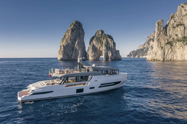 Arcadia Yachts zeigt vier Boote in Cannes 2026 - Sherpa 80