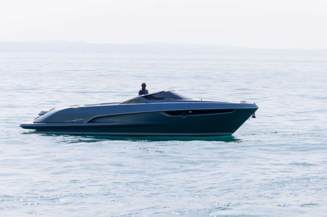 30 Bellagio: il nuovo runabout Colombo che reinterpreta l’eleganza italiana